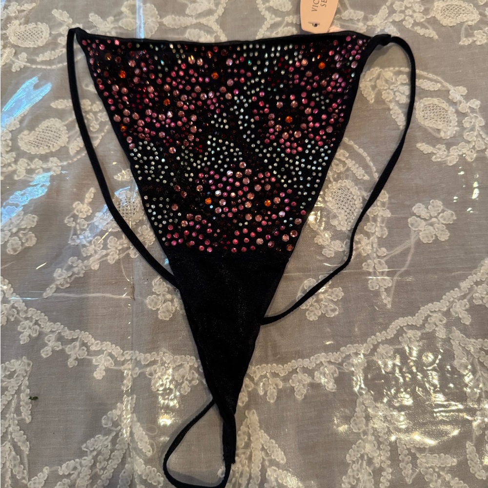 ❤️ NWT Victoria Secret Black & Pink Thongs studded with Rhinestones Size:M